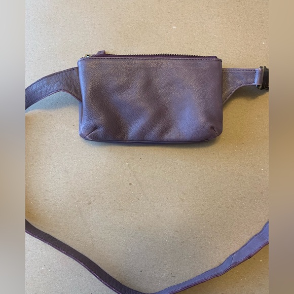 STICKS AND STONES Indio Leather Belt Bag Crossbody Bag in Smokey Mauve / Purple - Picture 6 of 11